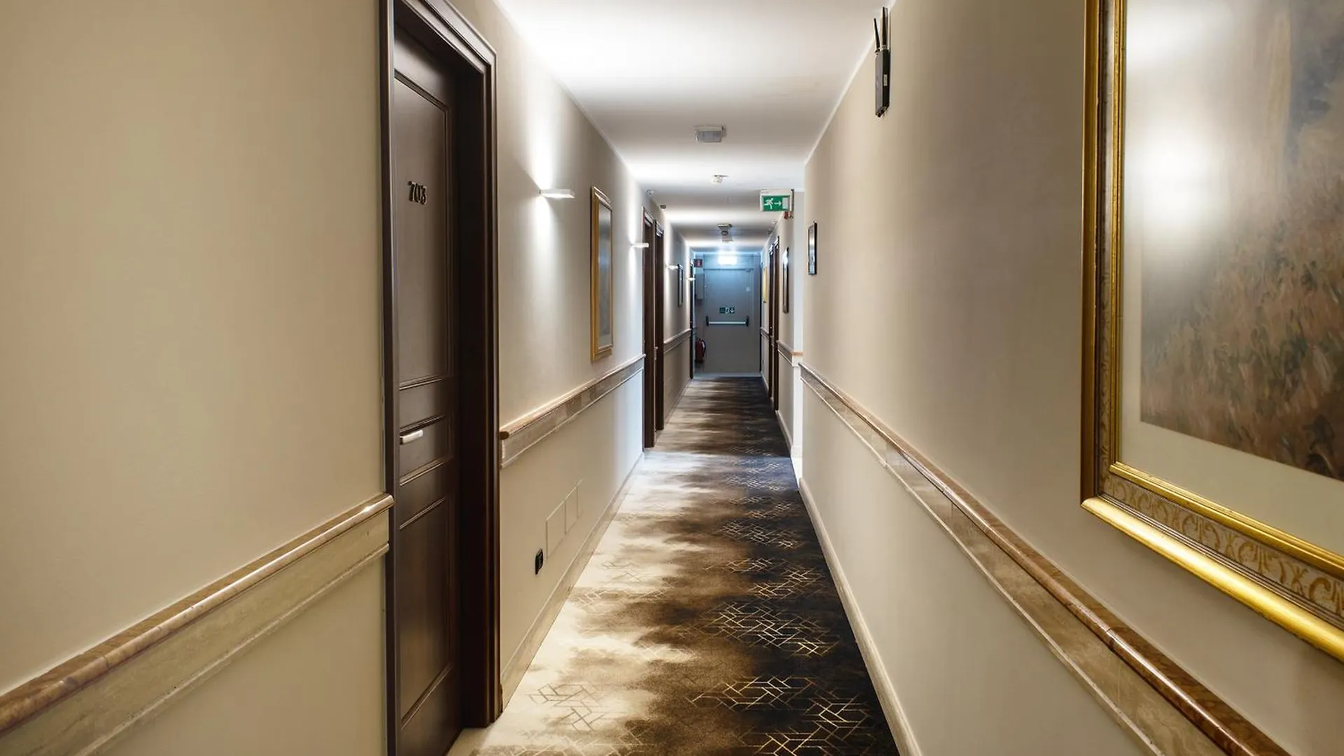 Hotel Alga Milaan 3*,