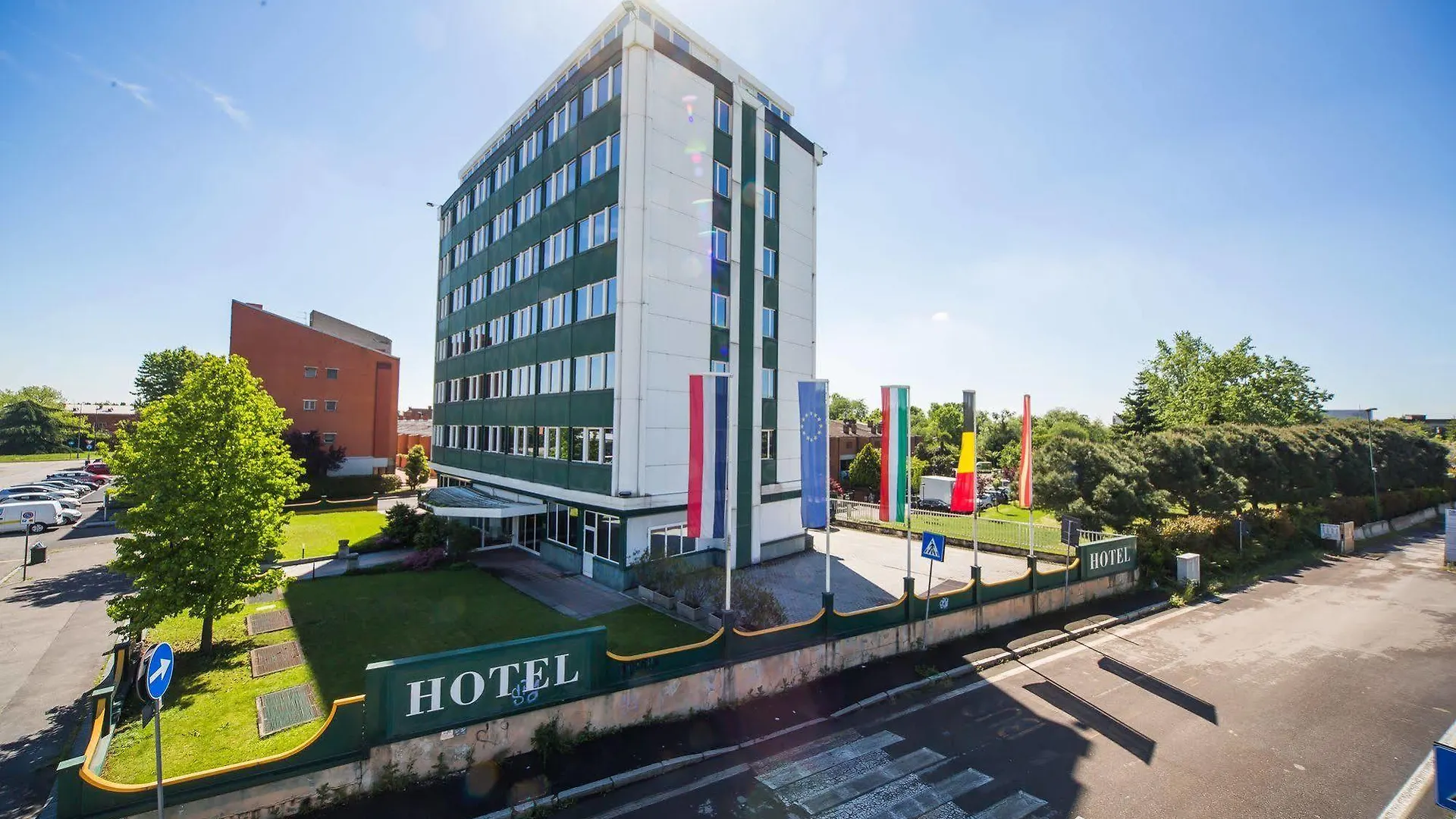 Hotel Alga Milaan 3*,